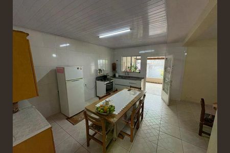 Casa à venda com 146m², 2 quartos e 2 vagas