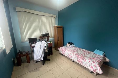 Casa à venda com 571m², 5 quartos e 6 vagas Casa à venda com 571m², 5 quartos e 6 vagasQuarto 2