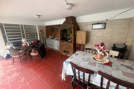 Casa à venda com 571m², 5 quartos e 6 vagas Casa à venda com 571m², 5 quartos e 6 vagasÁrea comum