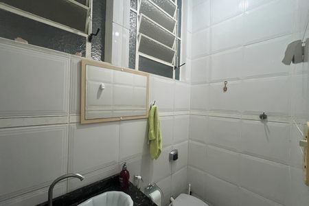 Casa à venda com 571m², 5 quartos e 6 vagas Casa à venda com 571m², 5 quartos e 6 vagasBanheiro 1