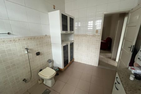 Casa à venda com 571m², 5 quartos e 6 vagas Casa à venda com 571m², 5 quartos e 6 vagasBanheiro 2