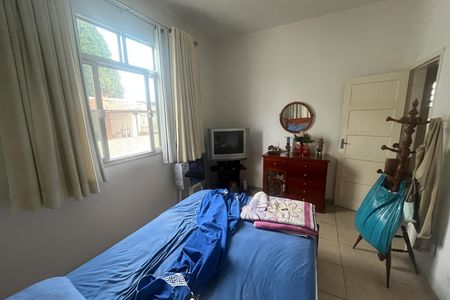 Casa à venda com 571m², 5 quartos e 6 vagas Casa à venda com 571m², 5 quartos e 6 vagasQuarto 1
