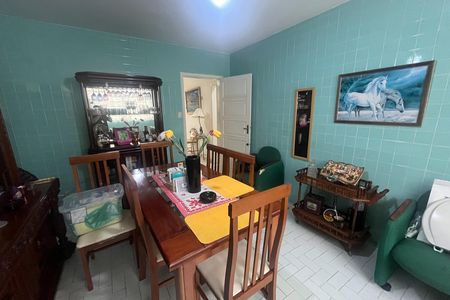 Casa à venda com 571m², 5 quartos e 6 vagas Casa à venda com 571m², 5 quartos e 6 vagasCozinha