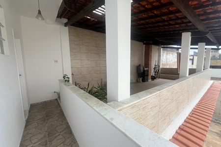 Casa à venda com 571m², 5 quartos e 6 vagas Casa à venda com 571m², 5 quartos e 6 vagasCorredor