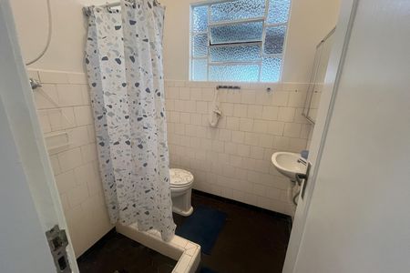 Casa à venda com 571m², 5 quartos e 6 vagas Casa à venda com 571m², 5 quartos e 6 vagasBanheiro 3
