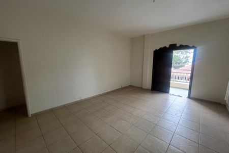 Casa à venda com 571m², 5 quartos e 6 vagas Casa à venda com 571m², 5 quartos e 6 vagasQuarto 3