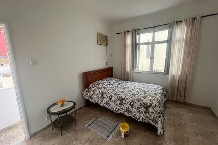 Casa à venda com 571m², 5 quartos e 6 vagas Casa à venda com 571m², 5 quartos e 6 vagasQuarto 5