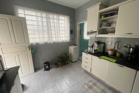 Casa à venda com 571m², 5 quartos e 6 vagas Casa à venda com 571m², 5 quartos e 6 vagasCozinha