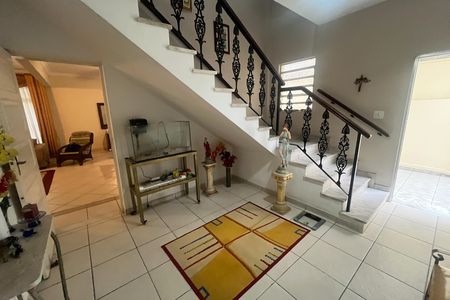 Casa à venda com 571m², 5 quartos e 6 vagas Casa à venda com 571m², 5 quartos e 6 vagasÁrea comum