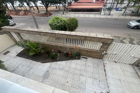 Casa à venda com 571m², 5 quartos e 6 vagas Casa à venda com 571m², 5 quartos e 6 vagasVista