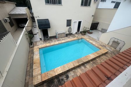 Casa à venda com 571m², 5 quartos e 6 vagas Casa à venda com 571m², 5 quartos e 6 vagasPiscina