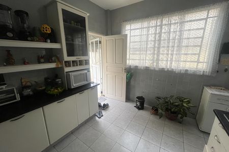 Casa à venda com 571m², 5 quartos e 6 vagas Casa à venda com 571m², 5 quartos e 6 vagasCozinha