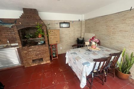 Casa à venda com 571m², 5 quartos e 6 vagas Casa à venda com 571m², 5 quartos e 6 vagasÁrea comum