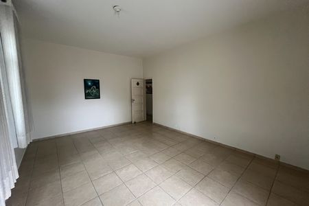 Casa à venda com 571m², 5 quartos e 6 vagas Casa à venda com 571m², 5 quartos e 6 vagasQuarto 3