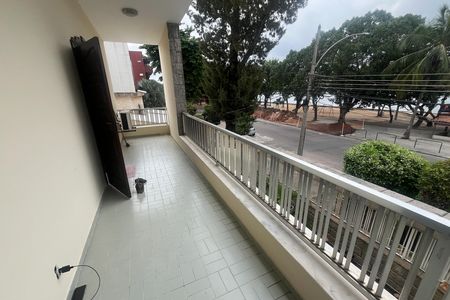 Casa à venda com 571m², 5 quartos e 6 vagas Casa à venda com 571m², 5 quartos e 6 vagasVaranda