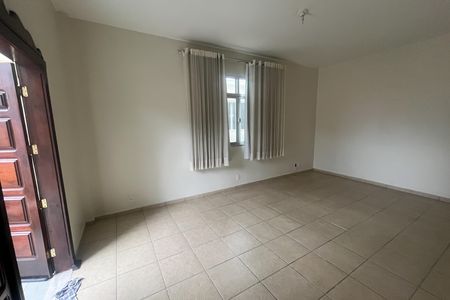 Casa à venda com 571m², 5 quartos e 6 vagas Casa à venda com 571m², 5 quartos e 6 vagasQuarto 4