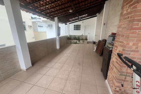 Casa à venda com 571m², 5 quartos e 6 vagas Casa à venda com 571m², 5 quartos e 6 vagasÁrea comum