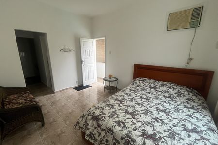 Casa à venda com 571m², 5 quartos e 6 vagas Casa à venda com 571m², 5 quartos e 6 vagasQuarto 5
