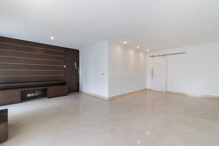 Apartamento para alugar com 165m², 3 quartos e 3 vagas