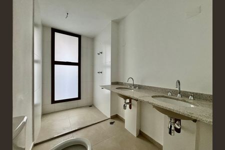 Apartamento à venda com 145m², 3 quartos e 2 vagasSuíte Master Banheiro 