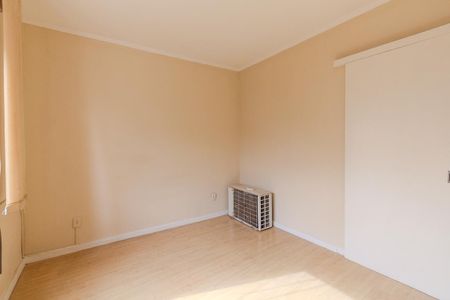 Quarto de apartamento à venda com 1 quarto, 47m² em Azenha, Porto Alegre