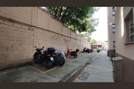 Casa à venda com 44m², 2 quartos e 1 vaga Casa à venda com 44m², 2 quartos e 1 vagaEstacionamento