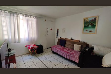 Casa à venda com 44m², 2 quartos e 1 vaga Casa à venda com 44m², 2 quartos e 1 vagaSala