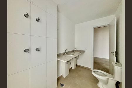 Apartamento à venda com 145m², 3 quartos e 2 vagasSuíte Principal Banheiro  