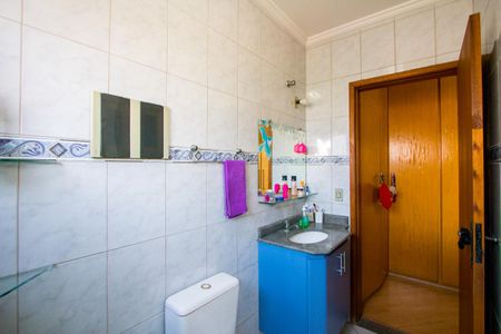 Banheiro do quarto 1 de casa à venda com 3 quartos, 184m² em Vila Eldizia, Santo André