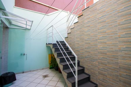 Quintal de casa à venda com 3 quartos, 184m² em Vila Eldizia, Santo André