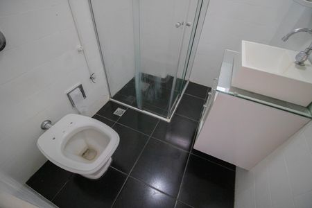 Apartamento para alugar com 77m², 2 quartos e 1 vagaBANHEIRO