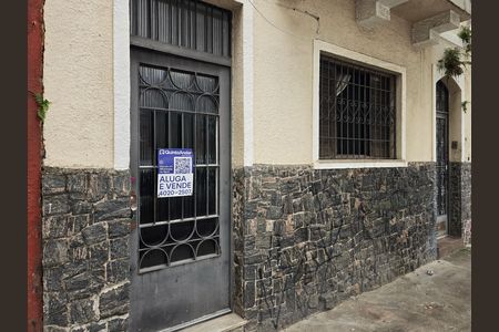Casa à venda com 152m², 4 quartos e sem vaga Casa à venda com 152m², 4 quartos e sem vagaFachada