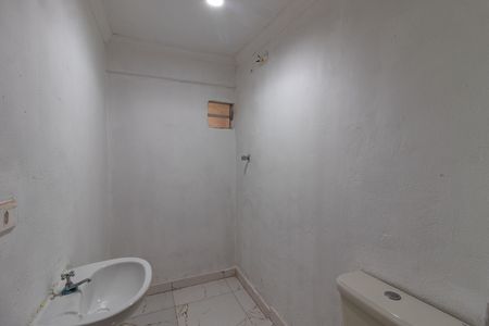 Casa à venda com 152m², 4 quartos e sem vaga Casa à venda com 152m², 4 quartos e sem vagaBanheiro social 2