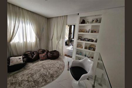 Apartamento à venda com 2 quartos, 160m² em Jardim Tupanci, Barueri
