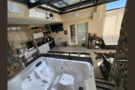 Apartamento à venda com 2 quartos, 160m² em Jardim Tupanci, Barueri