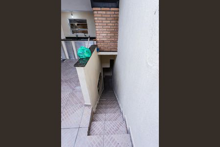 Casa para alugar com 140m², 2 quartos e sem vaga Casa para alugar com 140m², 2 quartos e sem vagaEscada