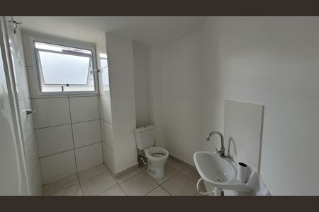Banheiro de apartamento para alugar com 1 quarto, 32m² em Vila Monte Belo, Itaquaquecetuba