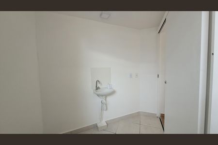 Banheiro de apartamento para alugar com 1 quarto, 32m² em Vila Monte Belo, Itaquaquecetuba