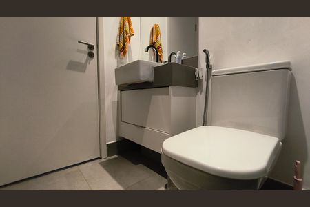 Apartamento para alugar com 128m², 3 quartos e 2 vagas Apartamento para alugar com 128m², 3 quartos e 2 vagasBanheiro da Suíte 1