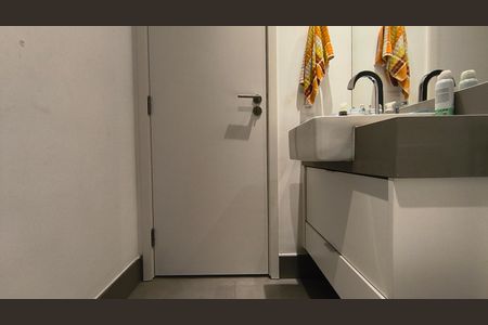 Apartamento para alugar com 128m², 3 quartos e 2 vagas Apartamento para alugar com 128m², 3 quartos e 2 vagasBanheiro da Suíte 1