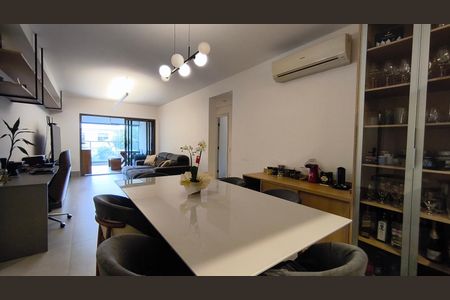 Apartamento para alugar com 128m², 3 quartos e 2 vagas Apartamento para alugar com 128m², 3 quartos e 2 vagasSala