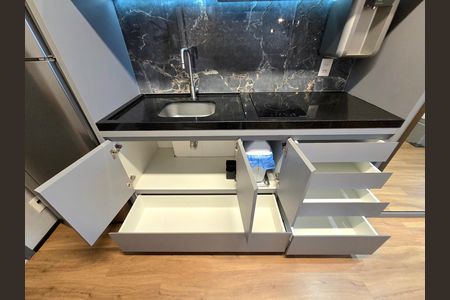 Studio para alugar com 32m², 1 quarto e sem vagaArmários