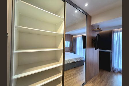 Studio para alugar com 32m², 1 quarto e sem vagaArmários
