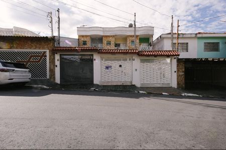 Casa para alugar com 140m², 3 quartos e 2 vagas Casa para alugar com 140m², 3 quartos e 2 vagasFachada