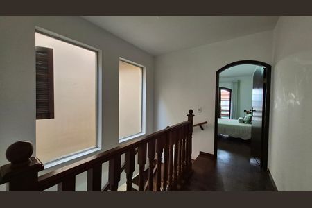 Casa à venda com 195m², 3 quartos e 4 vagas