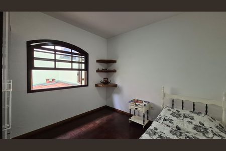 Casa à venda com 195m², 3 quartos e 4 vagas
