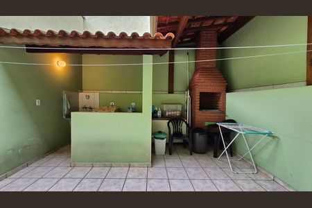 Casa à venda com 195m², 3 quartos e 4 vagas