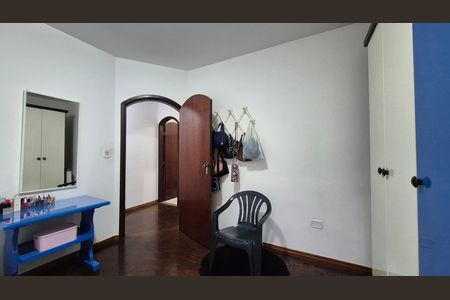 Casa à venda com 195m², 3 quartos e 4 vagas