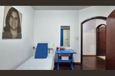 Casa à venda com 195m², 3 quartos e 4 vagas