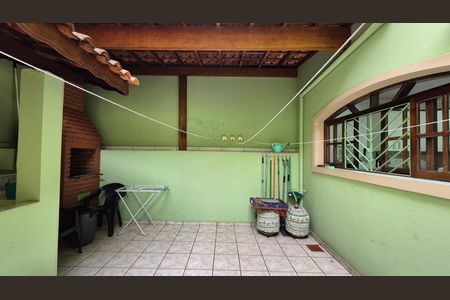 Casa à venda com 195m², 3 quartos e 4 vagas